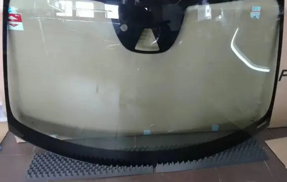 Volvo XC60 Front windscreen/windshield window 