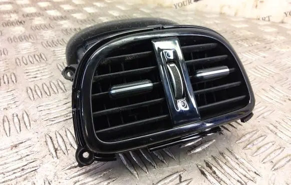 KIA Pro Cee'd III Rear air vent grill 97040J7000