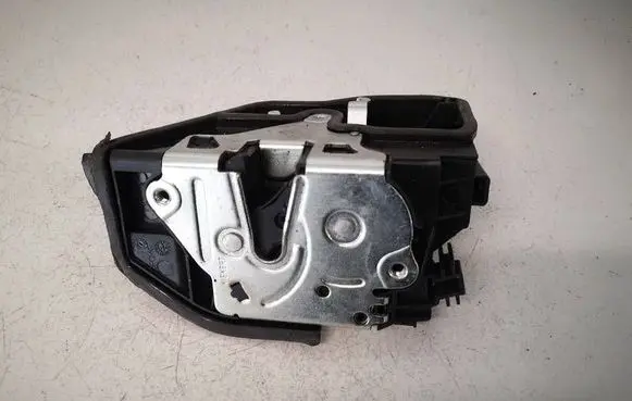 BMW 5 F10 F11 Front door lock A053702