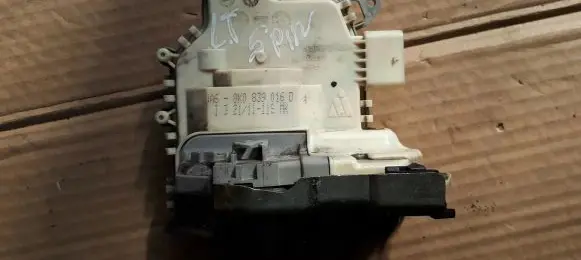 Audi A4 S4 B8 8K Rear door lock 8K0839016D