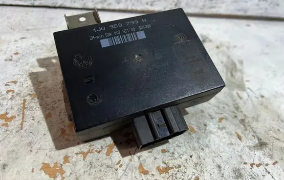 Volkswagen Golf IV Comfort/convenience module 1J0959799H