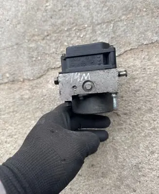 Nissan Note (E11) ABS Pump 0265231732 0265800518