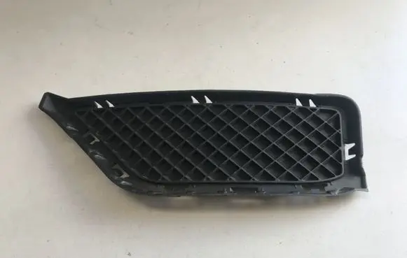 BMW X1 E84 Front bumper lower grill 7303755 51117303755 16762
