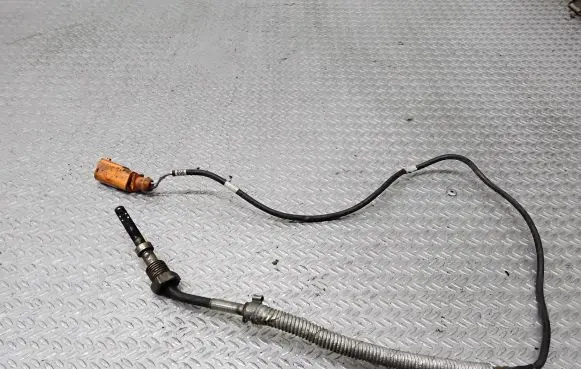 Seat Ibiza IV (6J,6P) Exhaust gas temperature sensor 045906088D