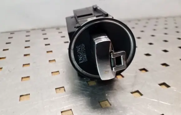 Volkswagen PASSAT B6 Ignition lock 3C0905843 33303301