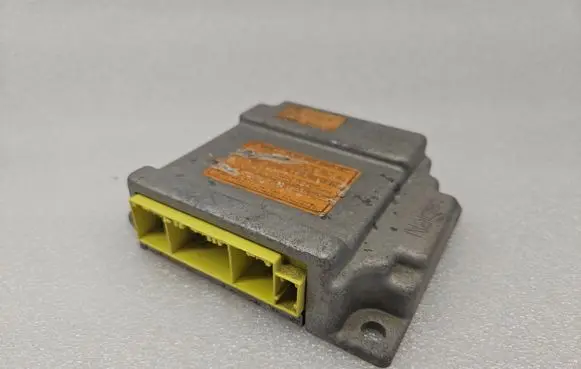 Mazda 323 F Airbag control unit/module B25E57K30B
