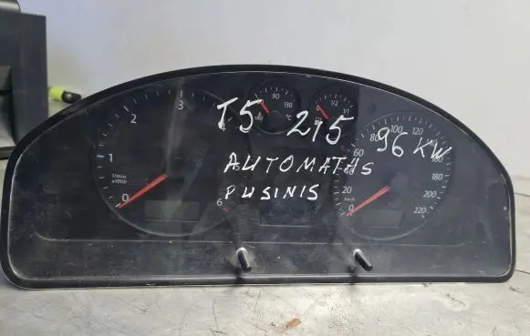 Volkswagen Transporter - Caravelle T5 Speedometer (instrument cluster) 88311346