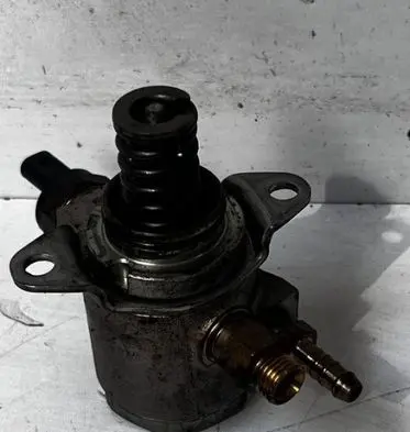 Audi A3 S3 8P Fuel injection high pressure pump HTR03C127026D