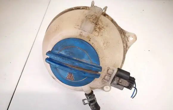 Coolant expansion tank/reservoir