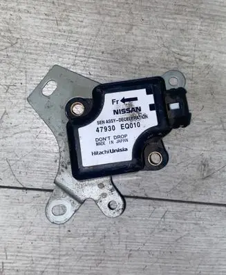 Nissan X-Trail T30 ESP acceleration yaw rate sensor 47930EQ010