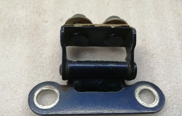 Toyota Corolla Verso AR10 Tailgate/trunk/boot hinge 6881002020