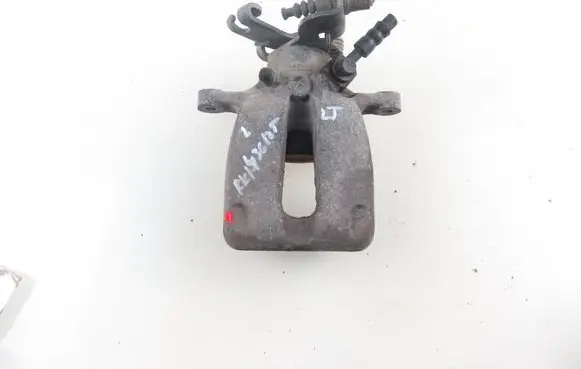 Opel Insignia A Rear brake caliper 