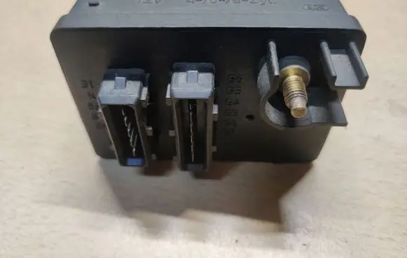 Citroen C6 Glow plug pre-heat relay 0281003018