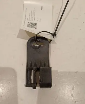 BMW 1 E81 E87 Headlight/headlamp mounting bracket 6940664