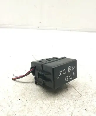 Volvo V70 Glow plug pre-heat relay E0820