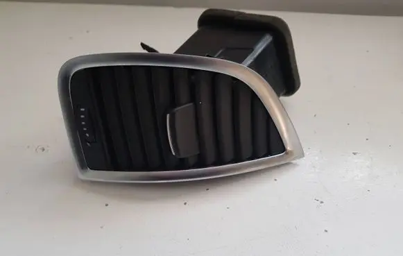 Audi Q7 4L Dashboard side air vent grill/cover trim 4L0820902