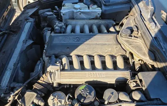 BMW 7 E32 Engine