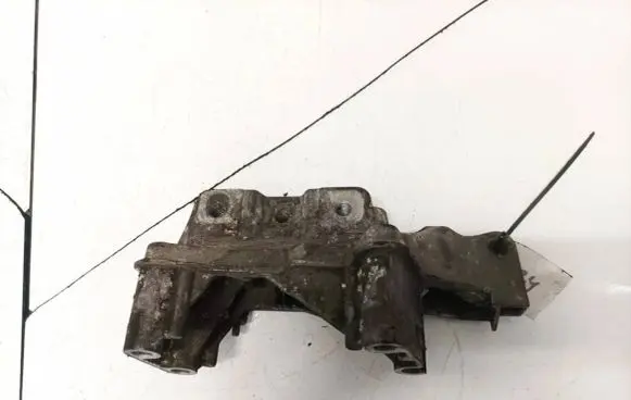 Volkswagen Golf V Engine mounting bracket 036199275ae