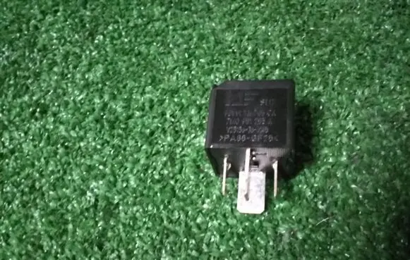 Volkswagen Golf IV Other relay 95VW10K705CA 7M0951253A V23136J6X45