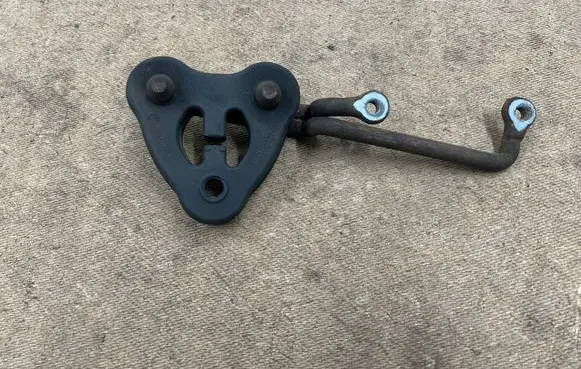 BMW 3 E46 Muffler mount bracket/holder 18212247709 2247709 18212247708