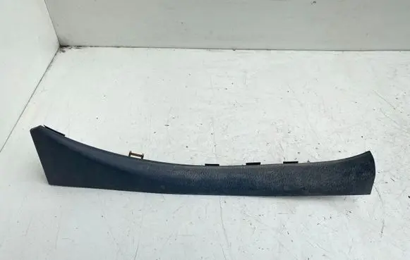 Toyota Avensis T220 Rear sill trim cover 67918450