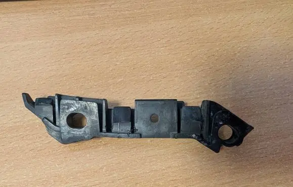 Mercedes-Benz C W205 Front bumper mounting bracket A2058850921