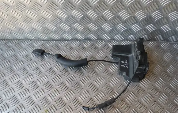 Renault Megane III Front door lock