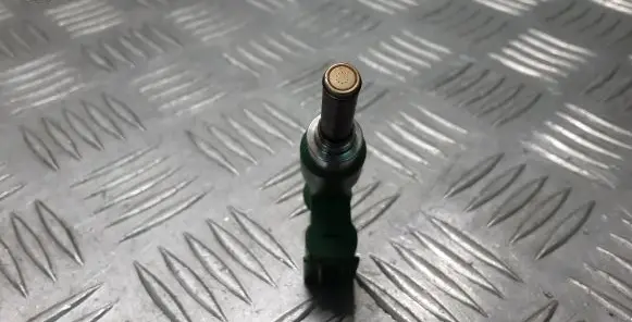 Toyota Yaris XP210 Fuel injector 23250F3020