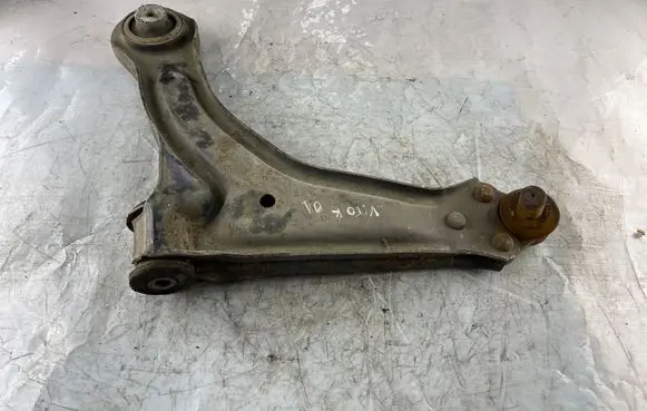 Mercedes-Benz Vito Viano W638 Front lower control arm/wishbone