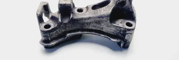 Citroen Xsara Picasso Engine mounting bracket 9645382880