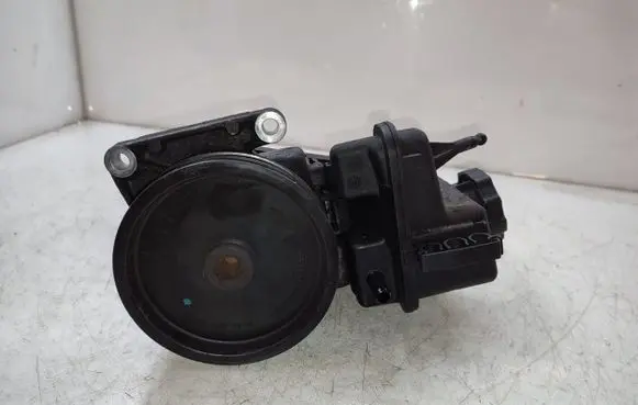 Mercedes-Benz C W204 Power steering pump A0064661501