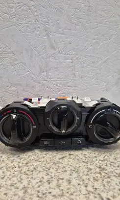 Peugeot 2008 I Climate control unit E1063071