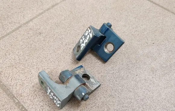 Audi A2 Front door hinge set 