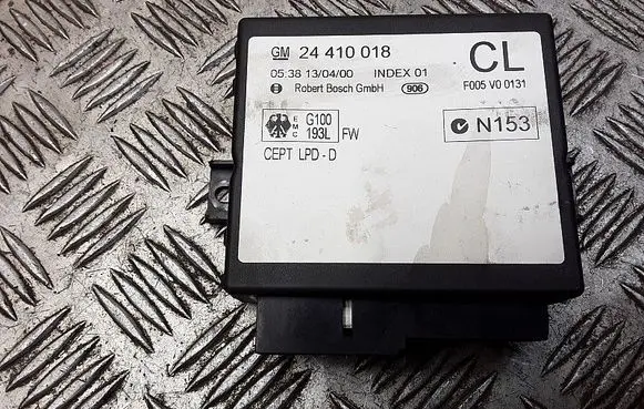 Opel Astra G Door central lock control unit/module 24410018