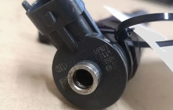 Ford Fiesta Fuel injector 0445110339 870689
