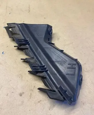 KIA Carens III Front bumper mounting bracket 86551A4000