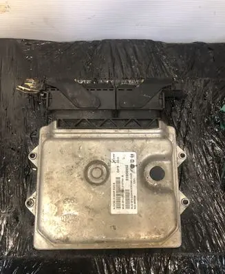 Opel Combo D Engine control unit/module 51908953