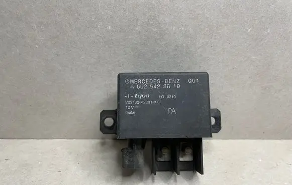 Mercedes-Benz E W211 Charging relay A0025423819