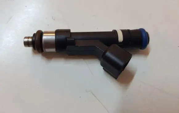 Ford Mustang VI Fuel injector JR3E9F593AB