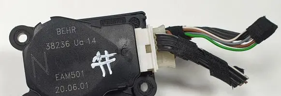 Mercedes-Benz S W220 A/C air flow flap actuator/motor EAM501