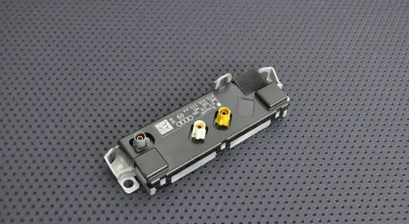 Audi RS5 Aerial antenna amplifier 8T0035225