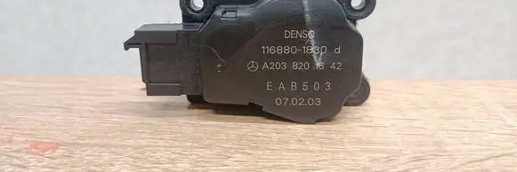 Mercedes-Benz E W210 Air flap motor/actuator A2038201642 1168801830 EAB503