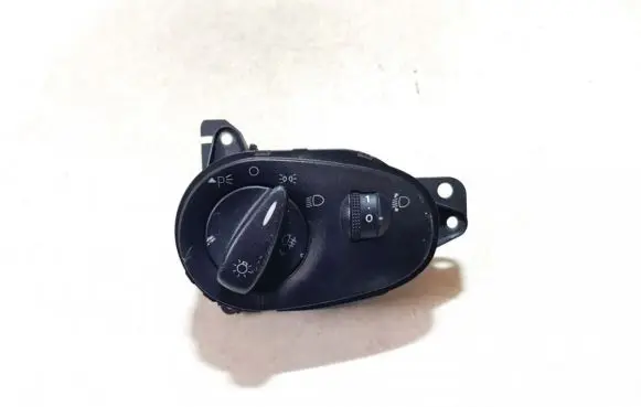 Ford Focus Light switch