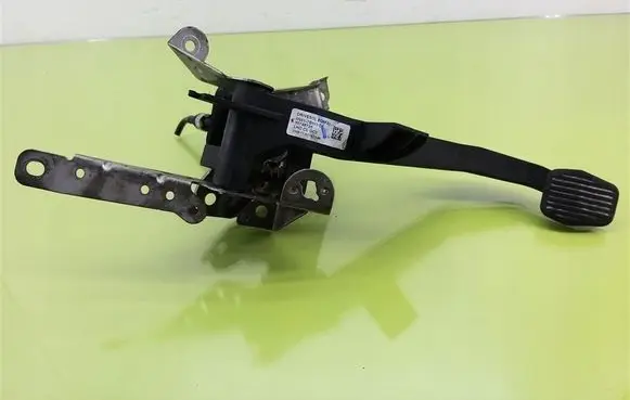 Volvo V50 Accelerator throttle pedal 4N517B633EK