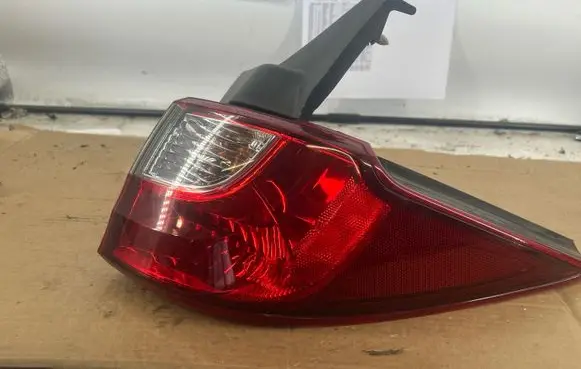 Mazda 5 Rear/tail lights C513508F1