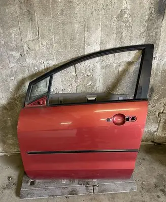 Mazda 5 Front door