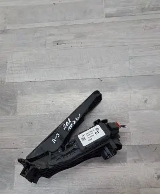 Audi A3 S3 8P Accelerator throttle pedal 1K1721503AT
