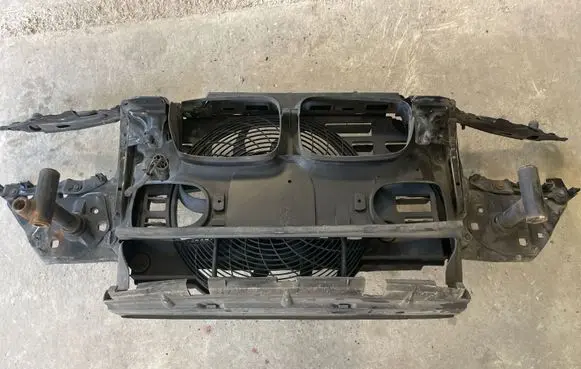 BMW 5 E39 Radiator support slam panel 8381241