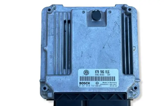 Volkswagen Transporter - Caravelle T5 Engine control unit/module 070906016