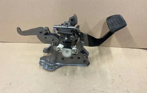 Toyota RAV 4 (XA50) Brake pedal sensor switch 8951033030